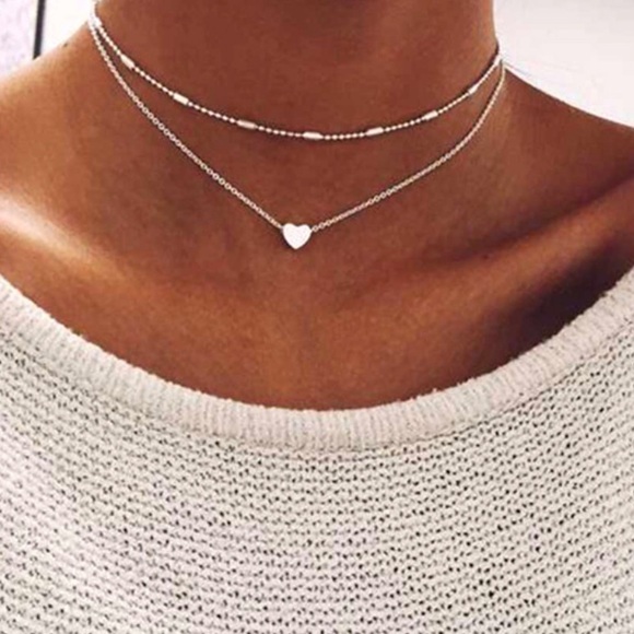 Jewelry - Silver tone Dainty Heart Necklace